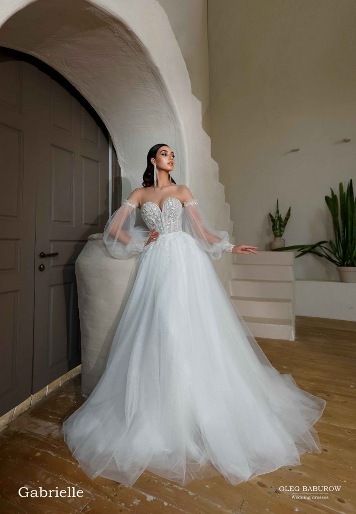 Свадебное платье Oleg Baburow с открытой спиной Габриэль