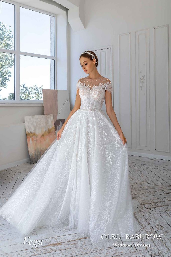 Свадебное платье Oleg Baburow Вега, со шлейфом