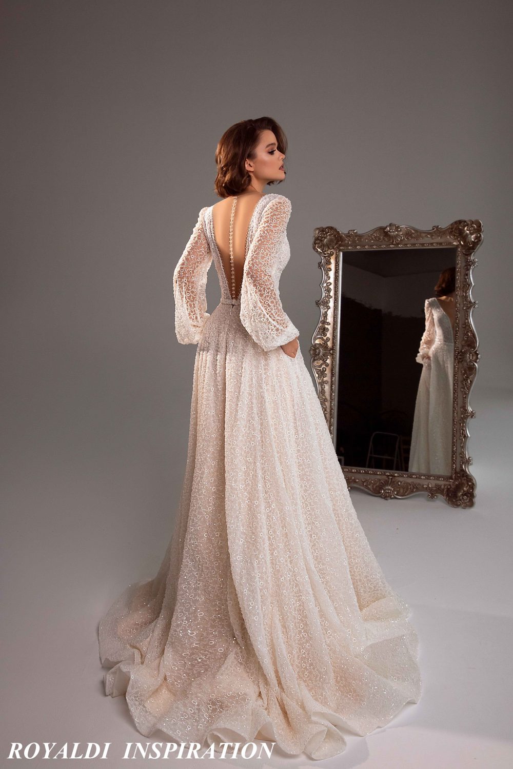 Свадебное платье Royaldi с открытой спиной Лаура