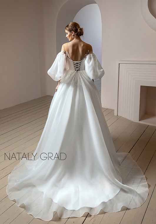Свадебное платье Natalia Gradova Шанталь со шлейфом