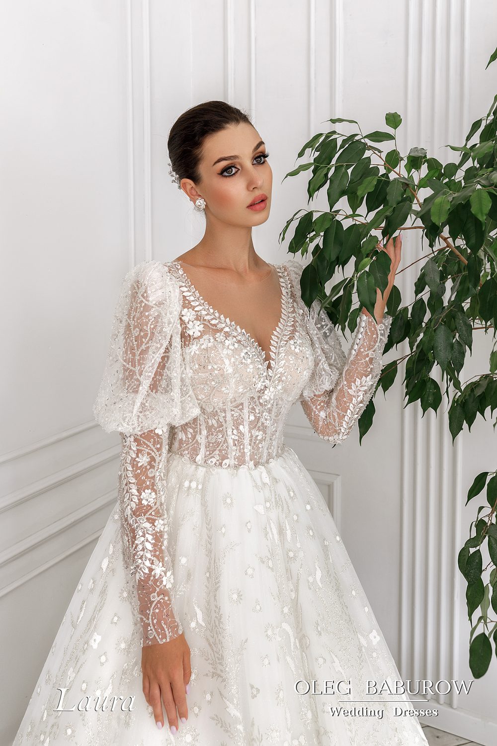 Свадебное платье Oleg Baburow Лаура, со шлейфом