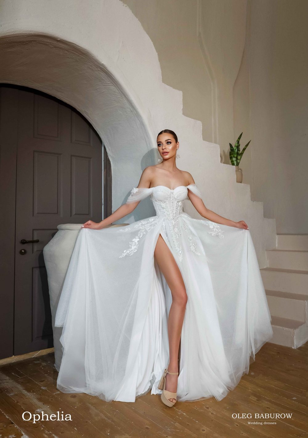 Свадебное платье Oleg Baburow с открытой спиной Офелия
