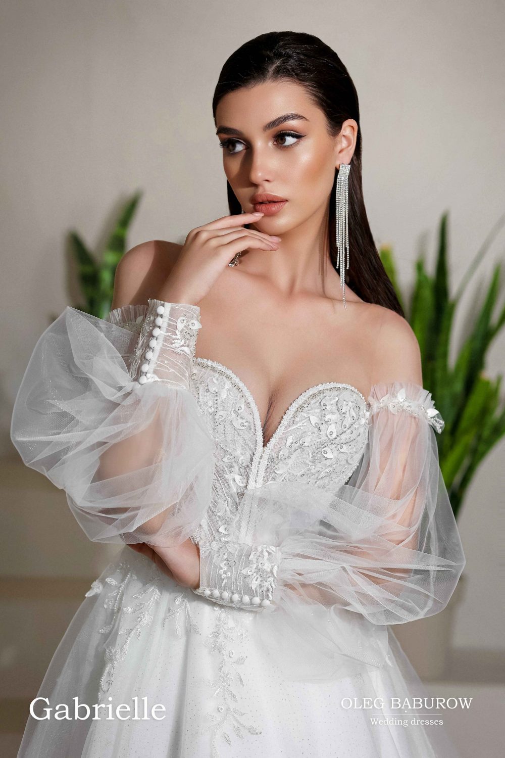 Свадебное платье Oleg Baburow с открытой спиной Габриэль