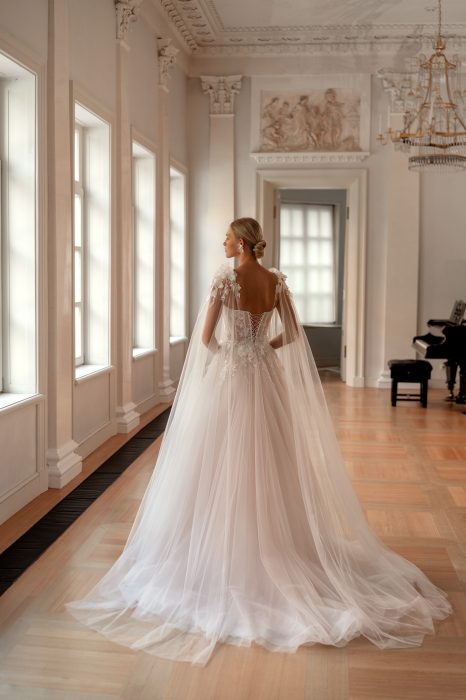 Амели с кейпом