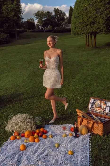 Энжи с болеро и со съемным шлейфом