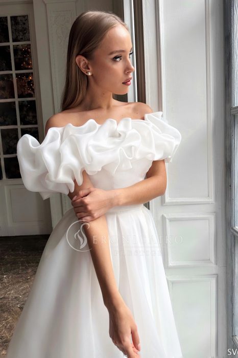 Венера миди